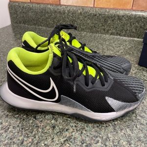 Nike NikeCourt Air Zoom Vapor Cage 4 Tennis. 
WOMENS SIZE 7.5